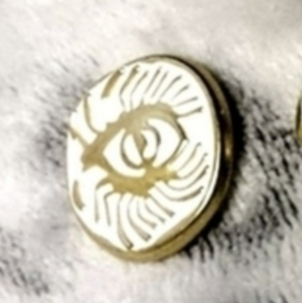 Schiaparelli set of 3 Brooch buttons